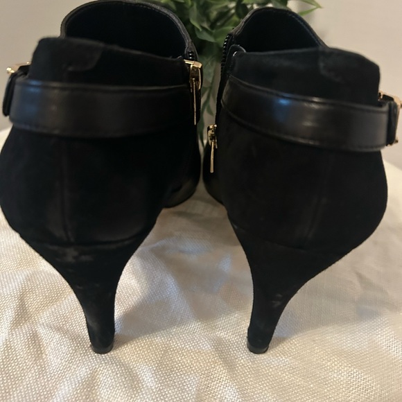 Vince Camuto Vamp Womens Black Leather Ankle Boots - Picture 4 of 5